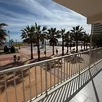 Premium Beachfront Terrace By Turivida 아파트 *