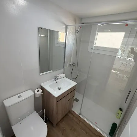 Moments From The Sea And Scenic Coastal Walks *