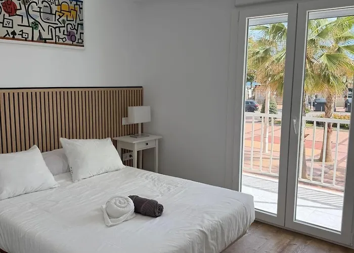 Apartamento Moments From The Sea And Scenic Coastal Walks *