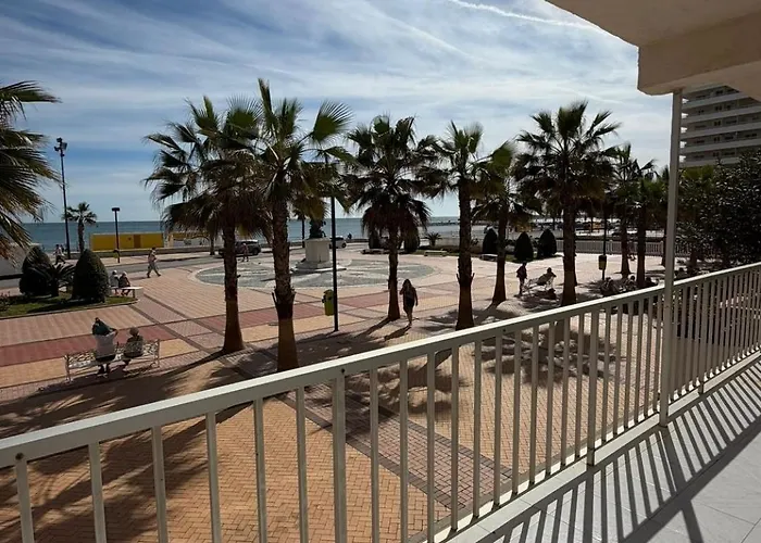 Apartamento Moments From The Sea And Scenic Coastal Walks *