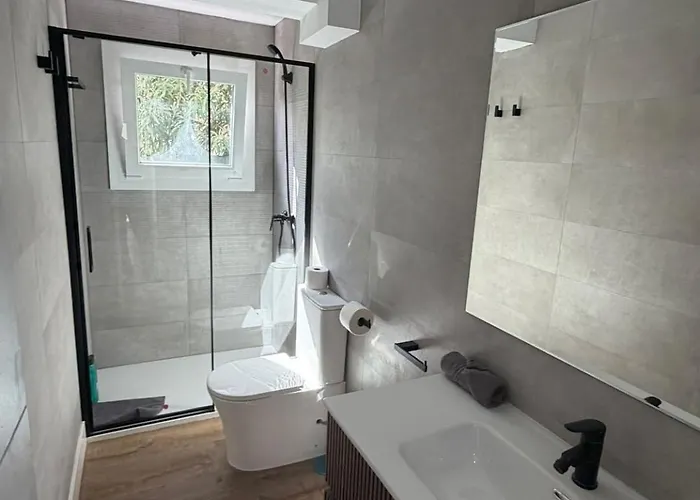 Apartamento Moments From The Sea And Scenic Coastal Walks *